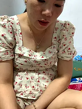 Baby-bigtits online show from October 25, 1:19 pm