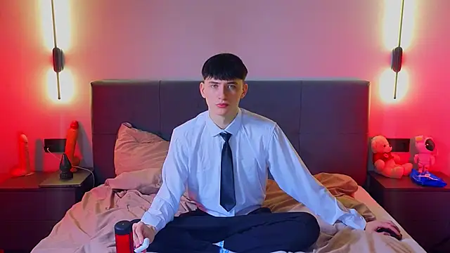 AmondCor online show from January 18, 4:58 pm