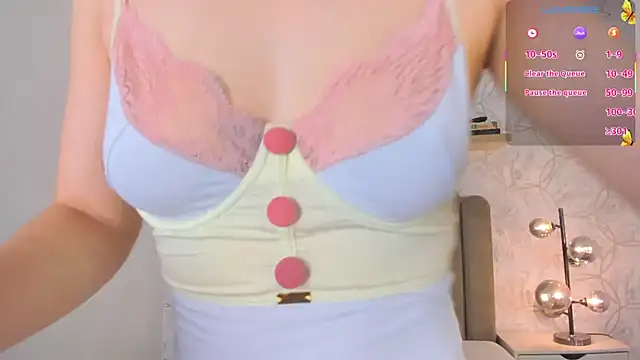 Snapshot of Roma__love chatting on October 24, 12:34 pm Roma love online show from October 24, 12:34 pm