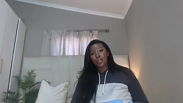 naughtyblackdolie online show from July 1, 9:31 am