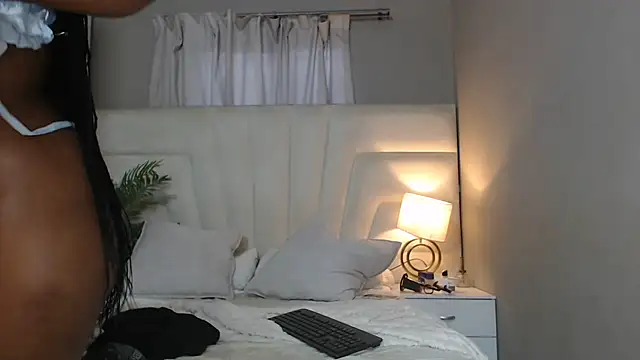 naughtyblackdolie online show from October 2, 4:28 am