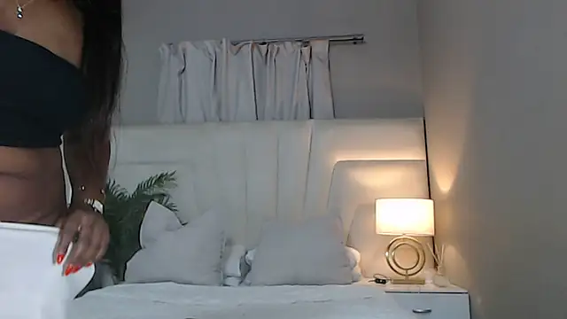 naughtyblackdolie online show from October 17, 8:01 pm