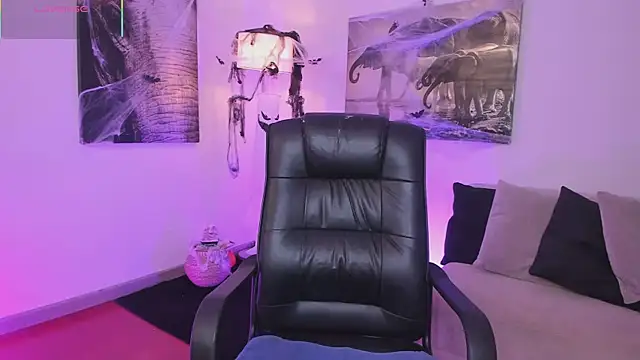 Snapshot of alaia7h chatting on October 30, 8:32 pm alaia7h online show from October 30, 8:32 pm