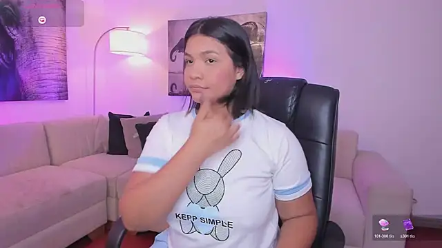 Snapshot of alaia7h chatting on October 19, 7:49 pm alaia7h online show from October 19, 7:49 pm