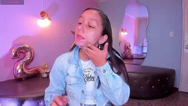 Snapshot of katy_sweet19 chatting on September 22, 7:34 pm katy sweet19 online show from September 22, 7:34 pm