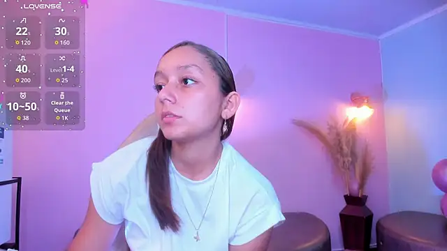 Snapshot of katy_sweet19 chatting on September 20, 8:18 pm katy sweet19 online show from September 20, 8:18 pm