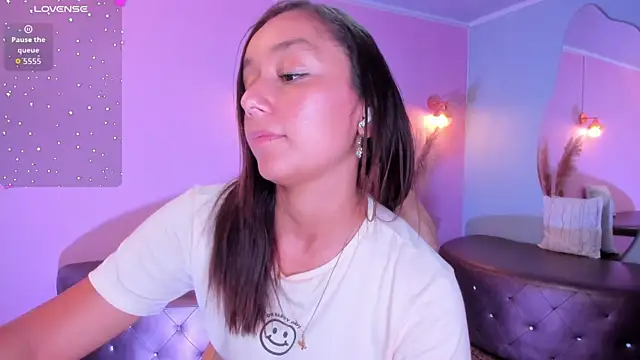 Snapshot of katy_sweet19 chatting on October 18, 8:32 pm katy sweet19 online show from October 18, 8:32 pm