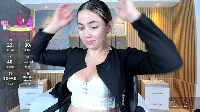 Snapshot of Alessia_Taylorr chatting on October 15, 12:19 pm Alessia Taylorr online show from October 15, 12:19 pm