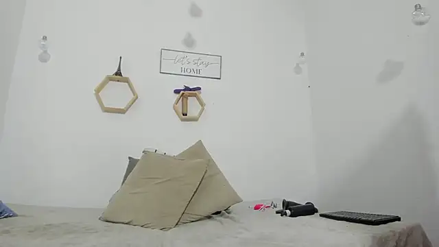 Snapshot of clarise_cooper chatting on October 2, 8:19 am clarise cooper online show from October 2, 8:19 am