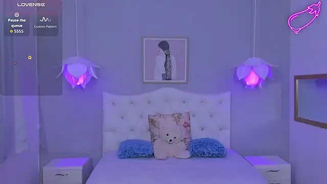 Snapshot of Lisa7_7 chatting on October 6, 7:07 pm Lisa7 7 online show from October 6, 7:07 pm