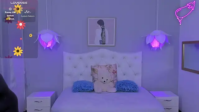 Snapshot of Lisa7_7 chatting on October 4, 12:55 pm Lisa7 7 online show from October 4, 12:55 pm