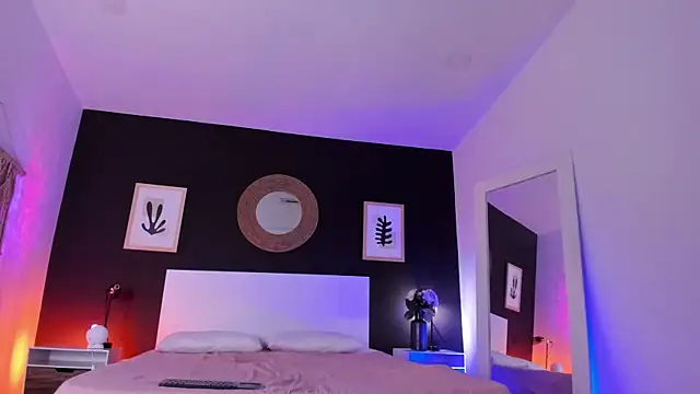 VioletPaket online show from September 16, 12:24 pm