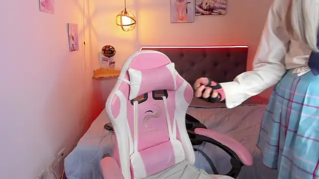 paula kawaiifu  online show from October 31, 3:05 pm