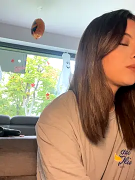 Snapshot of Mia-Minou chatting on October 9, 1:26 pm Mia-Minou online show from October 9, 1:26 pm