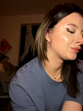 Snapshot of Mia-Minou chatting on October 6, 8:57 pm Mia-Minou online show from October 6, 8:57 pm