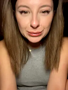 Snapshot of Mia-Minou chatting on September 23, 9:46 pm Mia-Minou online show from September 23, 9:46 pm