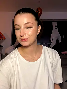 Snapshot of Mia-Minou chatting on October 14, 8:44 pm Mia-Minou online show from October 14, 8:44 pm