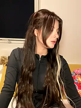 Mia-Minou online show from November 2, 5:38 pm