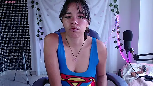 Snapshot of sophie_north chatting on September 15, 3:20 pm sophie north online show from September 15, 3:20 pm