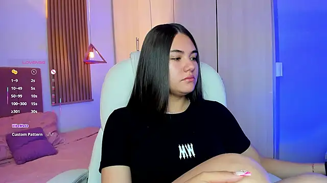 mia nevaeh online show from January 18, 5:31 pm