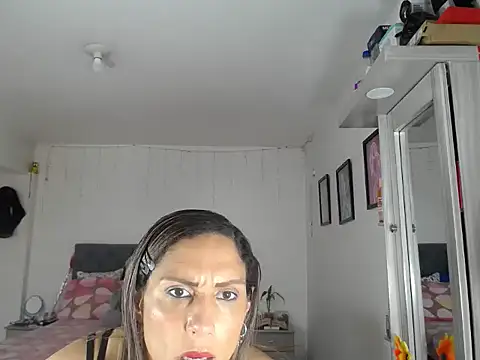 Corina hot online show from September 24, 8:30 pm