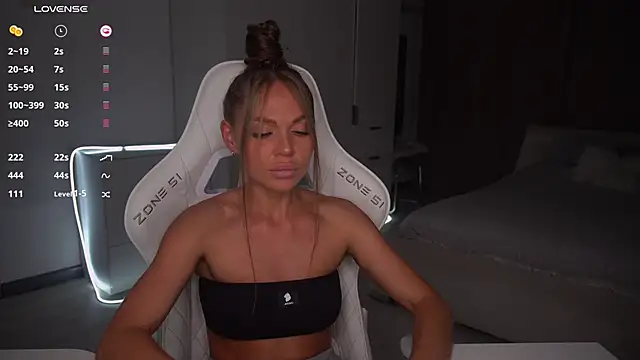 Snapshot of Evelinka chatting on October 8, 3:16 pm Evelinka online show from October 8, 3:16 pm