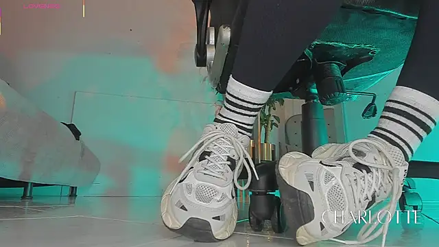 charlotte  grey online show from November 18, 8:21 pm