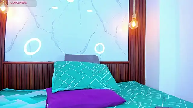 Mia thompson 19 online show from March 18, 8:03 pm