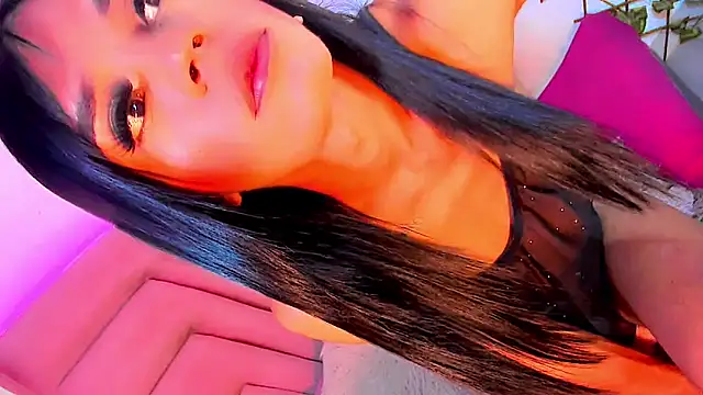 Snapshot of gilbanys_22 chatting on October 12, 6:49 am gilbanys 22 online show from October 12, 6:49 am