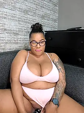 Snapshot of ExclusiveLeexx chatting on October 12, 1:02 pm ExclusiveLeexx online show from October 12, 1:02 pm