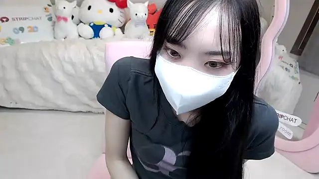 Snapshot of momo_room chatting on September 20, 12:03 pm momo room online show from September 20, 12:03 pm