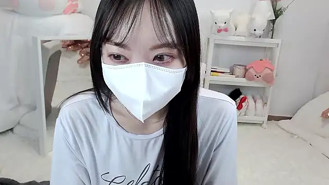 momo room online show from May 30, 6:33 am