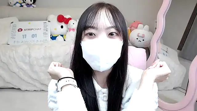 Snapshot of momo_room chatting on November 1, 1:26 pm momo room online show from November 1, 1:26 pm
