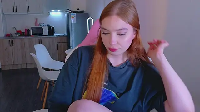 cinnabon girls online show from April 4, 4:28 pm