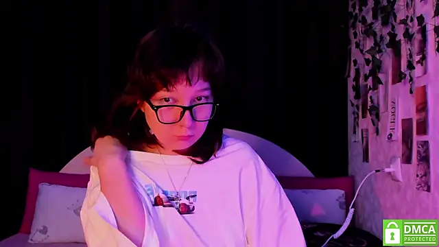 dreamgirllovee online show from October 4, 1:22 am