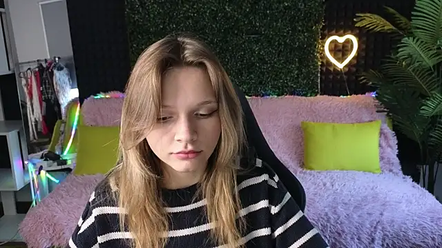 LitaBrom online show from October 1, 1:32 am