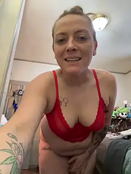 lezbean24 online show from February 2, 9:47 pm