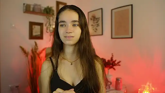 Snapshot of Gia_Paige18 chatting on September 28, 8:30 am Gia Paige18 online show from September 28, 8:30 am