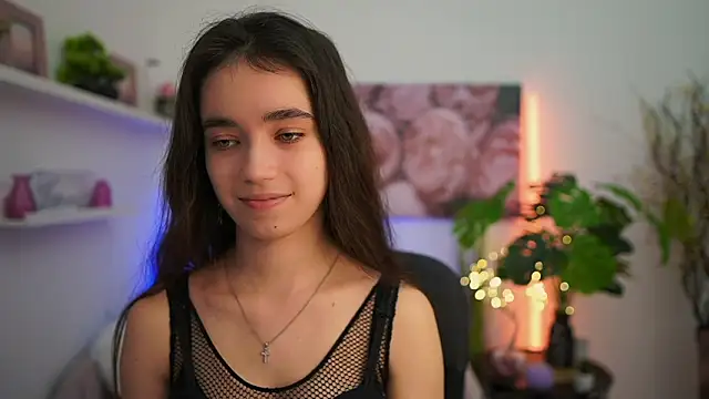 Gia Paige18 online show from February 6, 7:28 pm