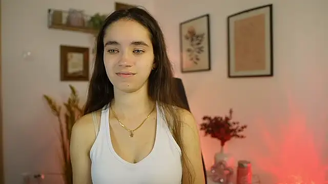 Snapshot of Gia_Paige18 chatting on October 5, 8:08 am Gia Paige18 online show from October 5, 8:08 am