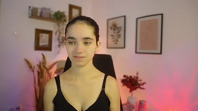 Snapshot of Gia_Paige18 chatting on October 9, 1:04 pm Gia Paige18 online show from October 9, 1:04 pm