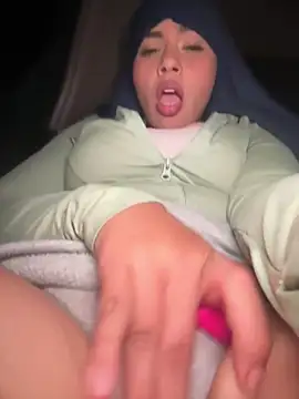 lalilamassu1 online show from March 6, 12:28 am