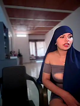 Snapshot of lalilamassu1 chatting on September 18, 7:23 pm lalilamassu1 online show from September 18, 7:23 pm