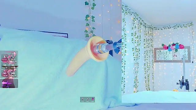 Snapshot of Tiffanny_Love_ chatting on September 25, 9:19 am Tiffanny Love  online show from September 25, 9:19 am