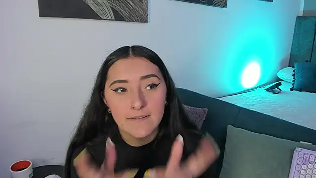 Snapshot of Kathia_Morelli chatting on October 2, 12:21 pm Kathia Morelli online show from October 2, 12:21 pm