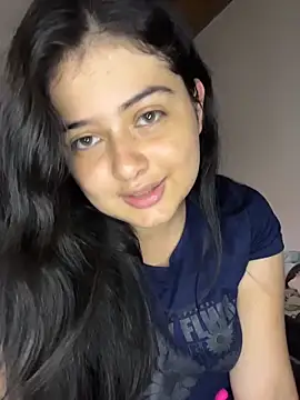 Stephania 18 online show from November 12, 7:01 pm