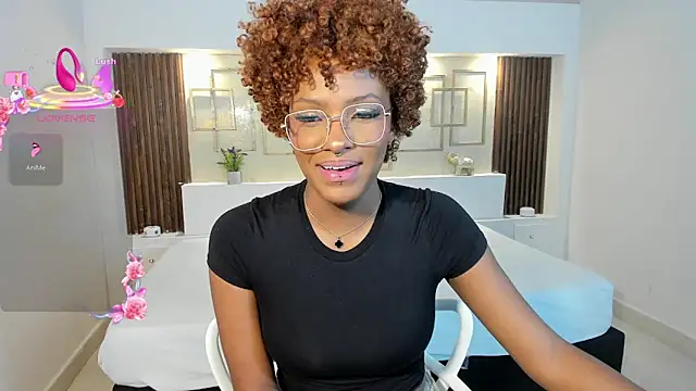 LiannaDixon online show from October 7, 7:29 pm