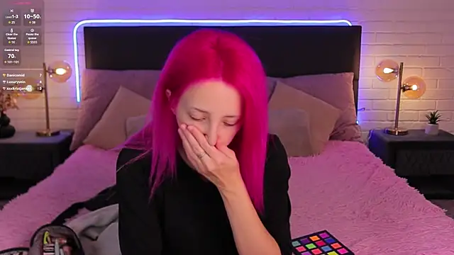 Selena Lily online show from October 16, 12:30 pm