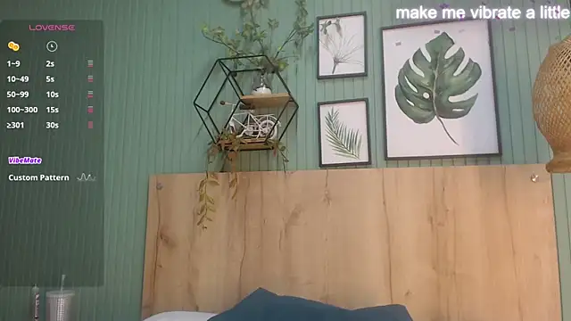 Snapshot of george_jonnes chatting on October 1, 10:09 am george jonnes online show from October 1, 10:09 am