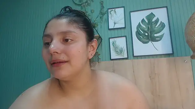 Snapshot of george_jonnes chatting on October 23, 10:21 am george jonnes online show from October 23, 10:21 am